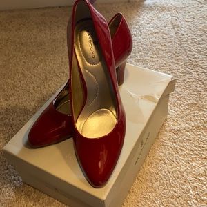 Bandolino Patent Leather Red Terenzio Size 6.5